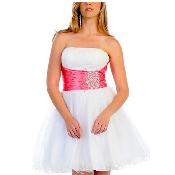 Evening Dresses - Picture 1 of 8